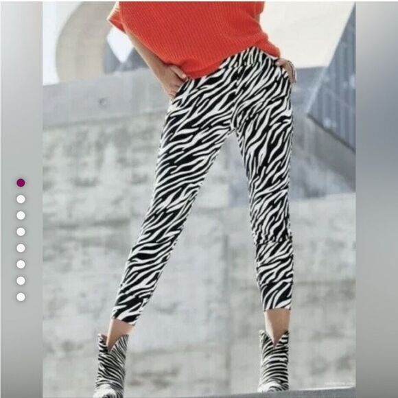 Cabi ATC Zebra Jogger Pants FLAWS - Picture 13 of 13